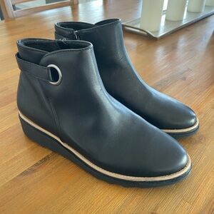 Clarks Sharon Spring Women’s Black Wedge Heel Booties Size US 8.5M - Like New